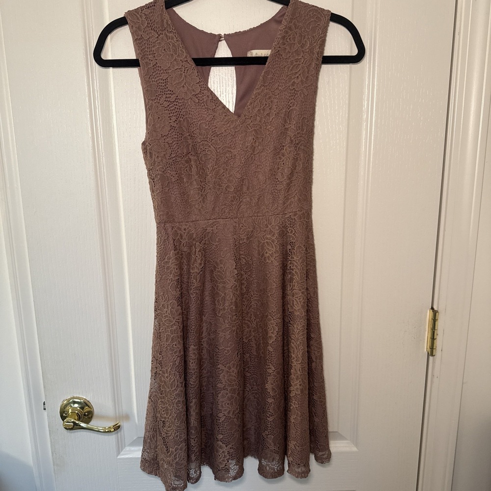 Altar'd State Mauve Lace Fit & Flare Dress V-Neck Sleeveless Midi Coquette S
